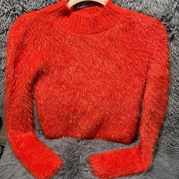 LOVE By Design fuzzy cropped sweater - Picture 3 of 7
